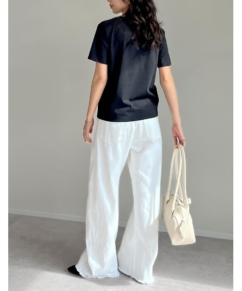 Re:EDIT（リエディ）の「[UVカット][販売枚数5.8万枚突破]フロッキーゴシックロゴTシャツ（Tシャツ/カットソー・レディース・ホワイト×ネイビー/ブラック/ホワイト×ブラック/チャコール/ネイビー×ホワイト/ホワイト×レッド/ホワイト×シルバー/ホワイト×ブラウン/ホワイト系その他/ホワイト系その他2・LARGE/MEDIUM/X-LARGE）」の20枚目の写真