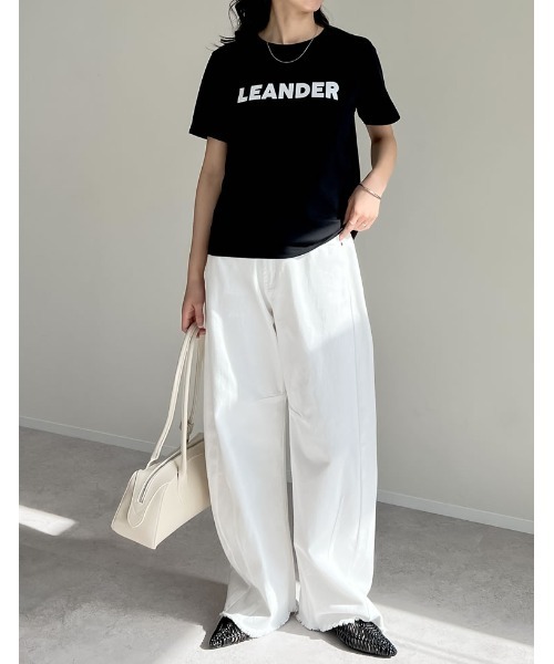 Re:EDIT（リエディ）の「[UVカット][販売枚数5.8万枚突破]フロッキーゴシックロゴTシャツ（Tシャツ/カットソー・レディース・ホワイト×ネイビー/ブラック/ホワイト×ブラック/チャコール/ネイビー×ホワイト/ホワイト×レッド/ホワイト×シルバー/ホワイト×ブラウン/ホワイト系その他/ホワイト系その他2・LARGE/MEDIUM/X-LARGE）」の18枚目の写真