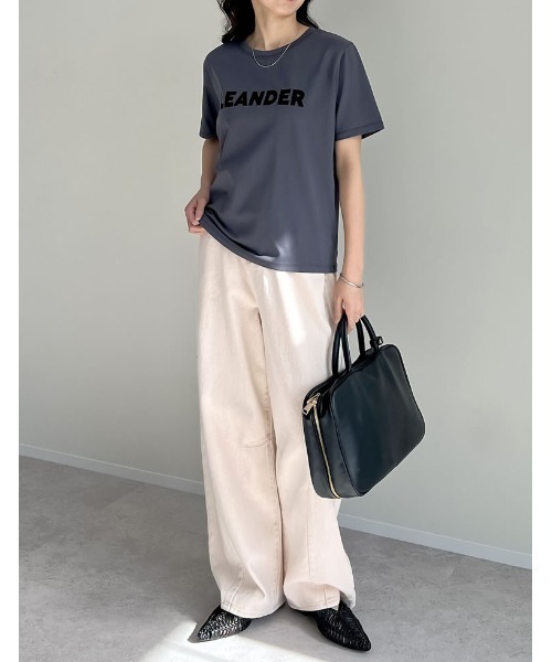 Re:EDIT（リエディ）の「[UVカット][販売枚数5.8万枚突破]フロッキーゴシックロゴTシャツ（Tシャツ/カットソー・レディース・ホワイト×ネイビー/ブラック/ホワイト×ブラック/チャコール/ネイビー×ホワイト/ホワイト×レッド/ホワイト×シルバー/ホワイト×ブラウン/ホワイト系その他/ホワイト系その他2・LARGE/MEDIUM/X-LARGE）」の21枚目の写真