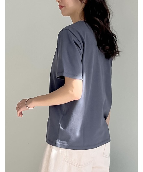 Re:EDIT（リエディ）の「[UVカット][販売枚数5.8万枚突破]フロッキーゴシックロゴTシャツ（Tシャツ/カットソー・レディース・ホワイト×ネイビー/ブラック/ホワイト×ブラック/チャコール/ネイビー×ホワイト/ホワイト×レッド/ホワイト×シルバー/ホワイト×ブラウン/ホワイト系その他/ホワイト系その他2・LARGE/MEDIUM/X-LARGE）」の22枚目の写真