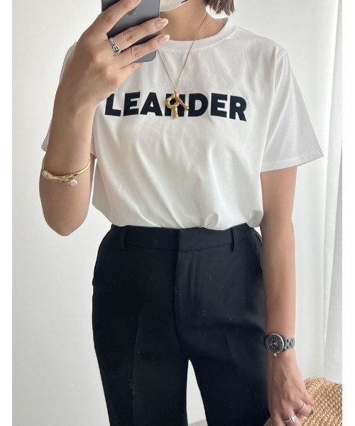 Re:EDIT（リエディ）の「[UVカット][販売枚数5.8万枚突破]フロッキーゴシックロゴTシャツ（Tシャツ/カットソー・レディース・ホワイト×ネイビー/ブラック/ホワイト×ブラック/チャコール/ネイビー×ホワイト/ホワイト×レッド/ホワイト×シルバー/ホワイト×ブラウン/ホワイト系その他/ホワイト系その他2・LARGE/MEDIUM/X-LARGE）」の14枚目の写真