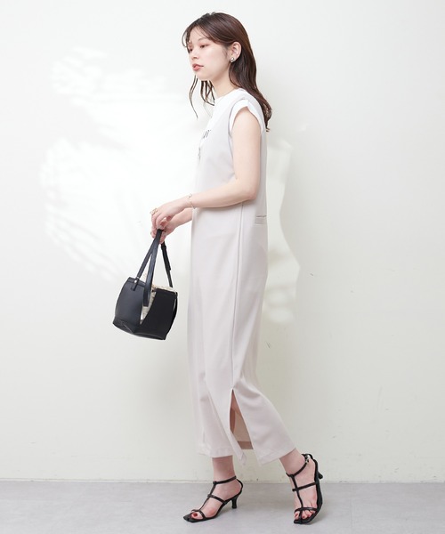 natural couture(ナチュラルクチュール)の「カットジョーゼット2wayジップジャンスカ(ジャンパースカート・レディース・ブラック/グレイッシュベージュ/カーキ・MEDIUM/LARGE)」の8枚目の写真