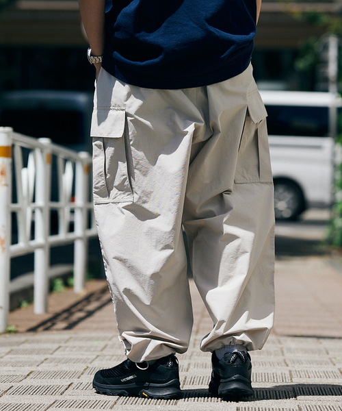 JOURNAL STANDARD(ジャーナルスタンダード)の「コットンナイロン オーバーテック 6ポケット パンツ(カーゴパンツ・メンズ・ブラック/ブルー系その他/ベージュ・MEDIUM/LARGE)」の16枚目の写真