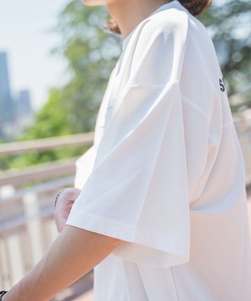 WEGO(ウィゴー)の「WEGO/スーパーBIGフットボールT(Tシャツ/カットソー・メンズ・ホワイト/ブラック・MEDIUM/LARGE)」の8枚目の写真