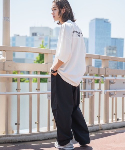 WEGO(ウィゴー)の「WEGO/スーパーBIGフットボールT(Tシャツ/カットソー・メンズ・ホワイト/ブラック・MEDIUM/LARGE)」の4枚目の写真