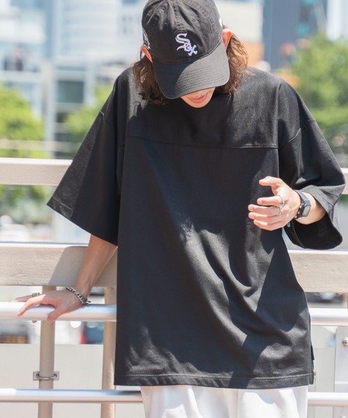 WEGO(ウィゴー)の「WEGO/スーパーBIGフットボールT(Tシャツ/カットソー・メンズ・ホワイト/ブラック・MEDIUM/LARGE)」の6枚目の写真