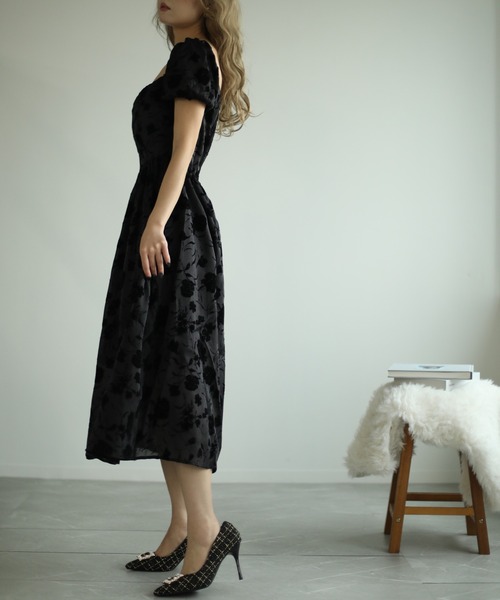 Jasmine Grandiflorum(ジャスミングランディフローラム)の「【Jasmine】スクエアネック花柄ワンピース (SS)(ワンピース・レディース・ブラック/ベージュ・S/M/L)」の15枚目の写真