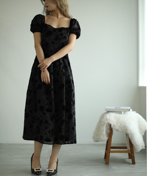 Jasmine Grandiflorum(ジャスミングランディフローラム)の「【Jasmine】スクエアネック花柄ワンピース (SS)(ワンピース・レディース・ブラック/ベージュ・S/M/L)」の14枚目の写真