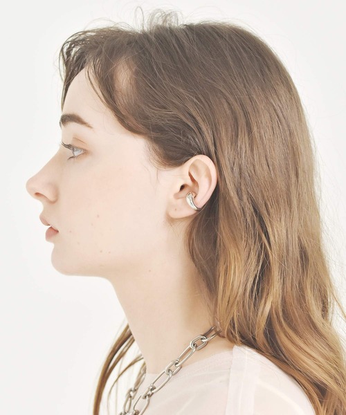 LHME（エルエイチエムイー）の「LHME ニュアンスプランプイヤーカフ/サージカルステンレス316L（金属アレルギー対応）（イヤーカフ・レディース・シルバー/ゴールド・ONE SIZE）」の17枚目の写真