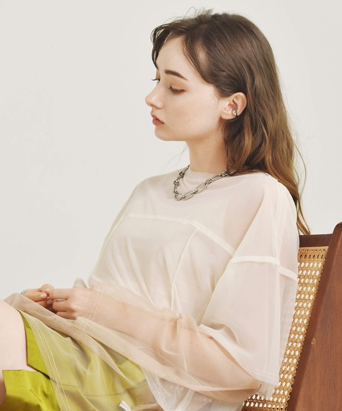 LHME（エルエイチエムイー）の「LHME ニュアンスプランプイヤーカフ/サージカルステンレス316L（金属アレルギー対応）（イヤーカフ・レディース・シルバー/ゴールド・ONE SIZE）」の4枚目の写真