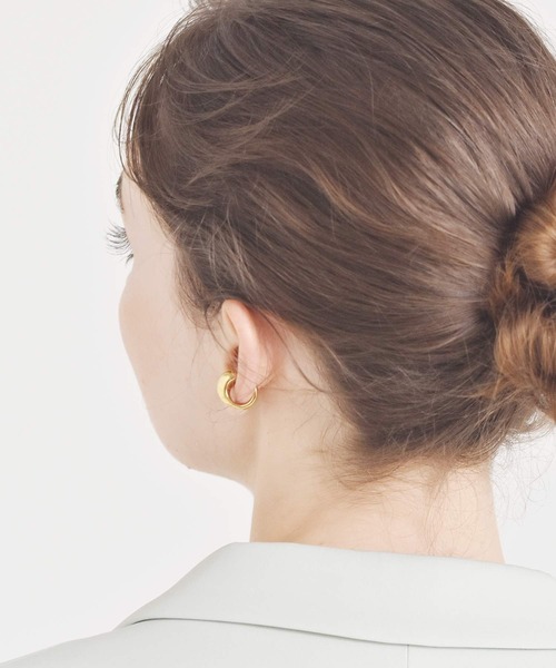 LHME（エルエイチエムイー）の「LHME ニュアンスプランプイヤーカフ/サージカルステンレス316L（金属アレルギー対応）（イヤーカフ・レディース・シルバー/ゴールド・ONE SIZE）」の13枚目の写真