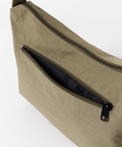 URBAN RESEARCH DOORS（アーバンリサーチドアーズ）の「ウォッシャブルミニショルダーバッグ（ショルダーバッグ・レディース・ベージュ系その他/ブラック・ONE）」の14枚目の写真