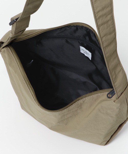 URBAN RESEARCH DOORS（アーバンリサーチドアーズ）の「ウォッシャブルミニショルダーバッグ（ショルダーバッグ・レディース・ベージュ系その他/ブラック・ONE）」の15枚目の写真