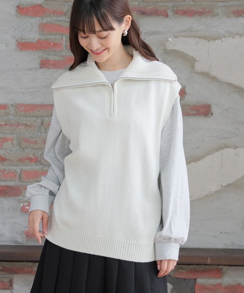 Honeys(ハニーズ)の「ハーフジップベスト(ベスト・レディース・アイボリー/ホワイト×ネイビー/ベージュ/モカ/ブラック・L/S/M)」の2枚目の写真