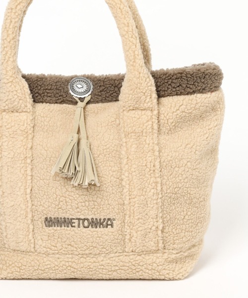 Minnetonka(ミネトンカ)の「【MINNETONKA(ミネトンカ)】別注ボアトート(トートバッグ・レディース・チャコール/ベージュ/ブラウン・FREE)」の8枚目の写真
