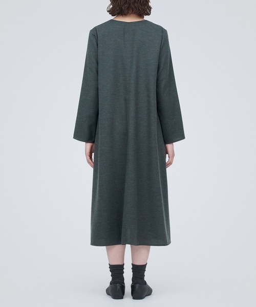 無印良品（ムジルシリョウヒン）の「起毛キーネック長袖ワンピース（ワンピース・レディース・ネイビー系/チャコールグレー・XXL/XS/S/M/L/XL）」の5枚目の写真