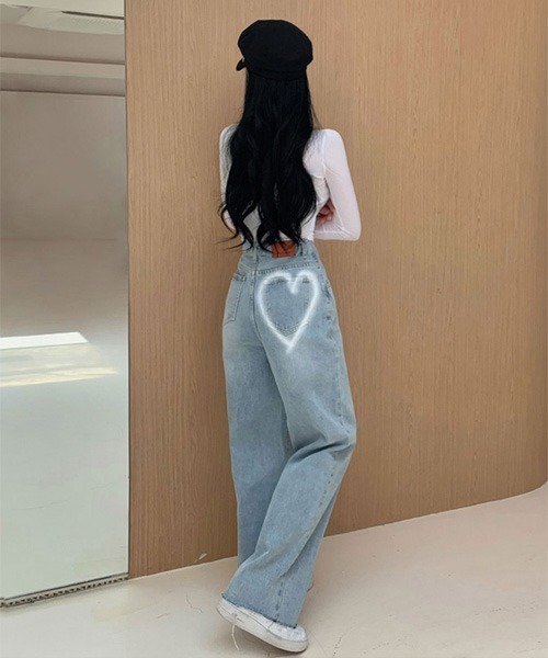 BEIDELLI（ベイデリー）の「[BELLIDE MADE] バックハートハイウエストワイドデニムパンツ（デニムパンツ・レディース・ライトブルー・MEDIUM/SMALL）」の5枚目の写真