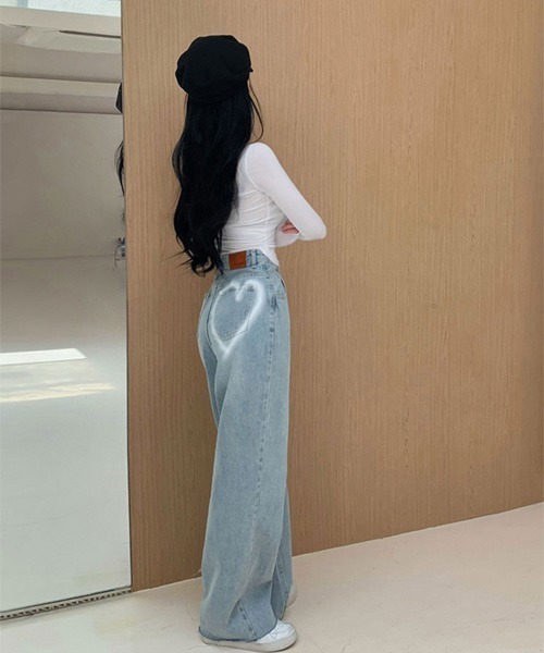 BEIDELLI（ベイデリー）の「[BELLIDE MADE] バックハートハイウエストワイドデニムパンツ（デニムパンツ・レディース・ライトブルー・MEDIUM/SMALL）」の4枚目の写真