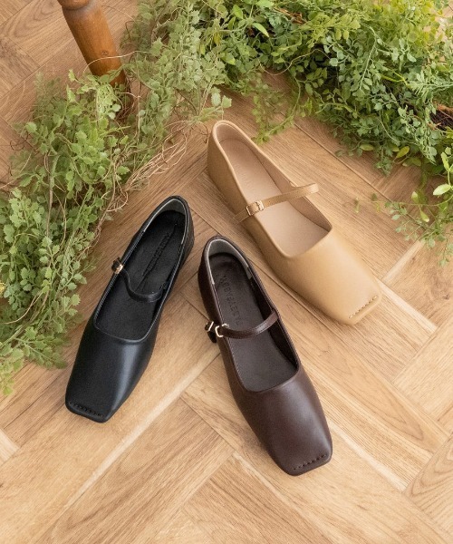 Fabby fabby（ファビィーファビィー）の「スクエアトウステッチストラップパンプス（パンプス・レディース・ブラウン/ブラック/ベージュ・LARGE/SMALL/MEDIUM）」の6枚目の写真