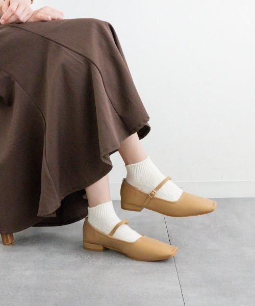 Fabby fabby（ファビィーファビィー）の「スクエアトウステッチストラップパンプス（パンプス・レディース・ブラウン/ブラック/ベージュ・LARGE/SMALL/MEDIUM）」の20枚目の写真