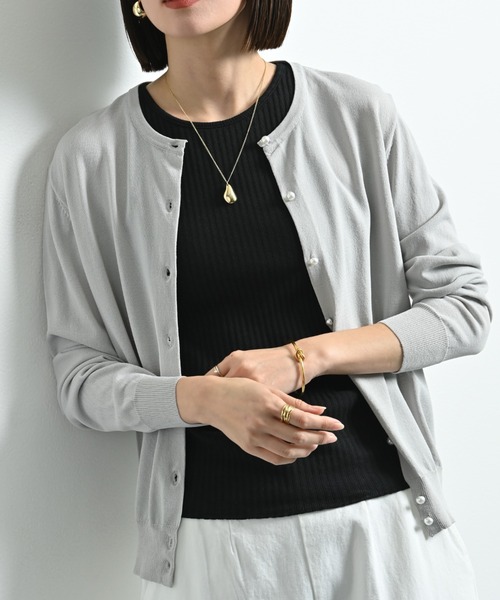 actuel（アクチュエル）の「【マシーンウォッシャブル・ＵＶ・接触冷感】パール釦クルーカーディガン（カーディガン/ボレロ・レディース・オフホワイト/ブラック/レッド/グレー・FREE）」の11枚目の写真