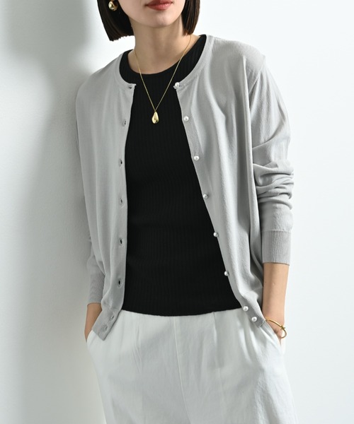 actuel（アクチュエル）の「【マシーンウォッシャブル・ＵＶ・接触冷感】パール釦クルーカーディガン（カーディガン/ボレロ・レディース・オフホワイト/ブラック/レッド/グレー・FREE）」の12枚目の写真