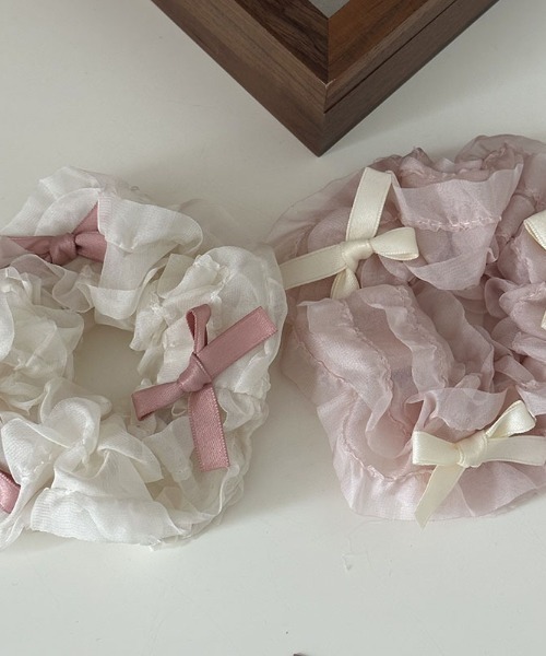 LAC-VERT（ラック・ヴェール）の「リボンシュシュ（ヘアゴム・レディース・ホワイト/ピンク・FREE）」の4枚目の写真