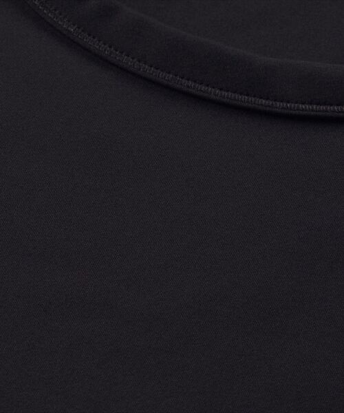 NIKE（ナイキ）の「ナイキ ワン フィッテド ウィメンズ Dri-FIT ショートスリーブ クロップド トップ / Nike One Fitted Women's Dri-FIT Short-Sleeve Cropped Top＜XS-2XL 展開＞（Tシャツ/カットソー・レディース・ブラック/ホワイト/ブルー系その他・2XL/L/M/S/XL/XS）」の18枚目の写真