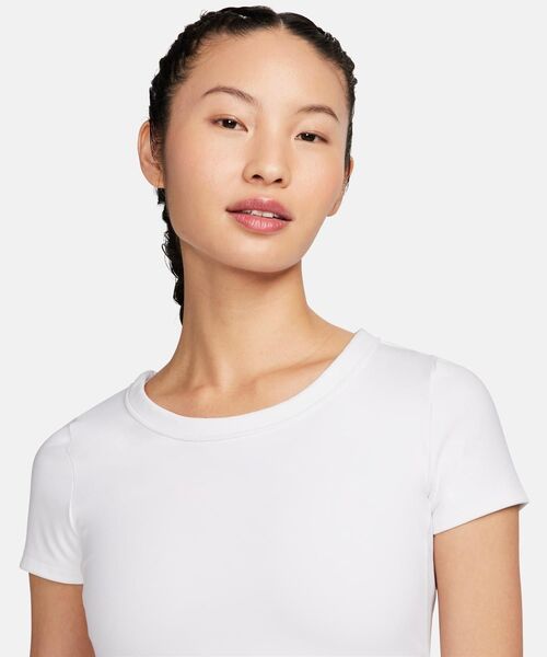 NIKE（ナイキ）の「ナイキ ワン フィッテド ウィメンズ Dri-FIT ショートスリーブ クロップド トップ / Nike One Fitted Women's Dri-FIT Short-Sleeve Cropped Top＜XS-2XL 展開＞（Tシャツ/カットソー・レディース・ブラック/ホワイト/ブルー系その他・2XL/L/M/S/XL/XS）」の21枚目の写真