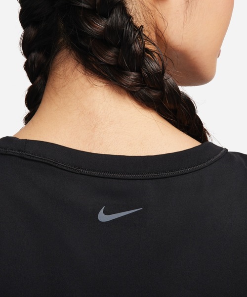 NIKE（ナイキ）の「ナイキ ワン フィッテド ウィメンズ Dri-FIT ショートスリーブ クロップド トップ / Nike One Fitted Women's Dri-FIT Short-Sleeve Cropped Top＜XS-2XL 展開＞（Tシャツ/カットソー・レディース・ブラック/ホワイト/ブルー系その他・2XL/L/M/S/XL/XS）」の10枚目の写真