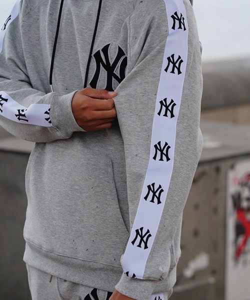 adamsJUGGLER（アダムスジャグラー）の「MLB×WR/23フーディーNY