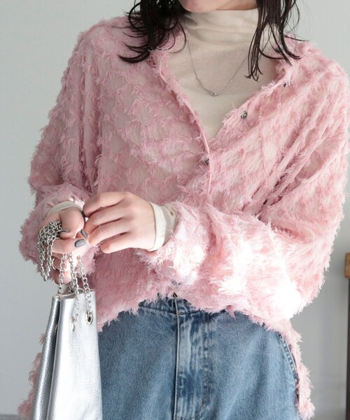 fredy emue(フレディエミュ)の「【オケージョン対応】フリンジジャガードシャツ(シャツ/ブラウス・レディース・オフホワイト/ブラック/ピンク・38)」の7枚目の写真
