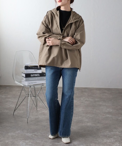 Fizz（フィズ）の「ナイロンアノラックパーカー（ナイロンジャケット・レディース・ネイビー/グレイッシュベージュ/ブラック/アイボリー・M/FREE）」の18枚目の写真