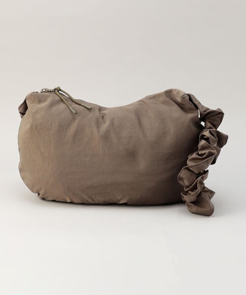 coen（コーエン）の「ギャザーハンドルショルダーバッグ（ショルダーバッグ・レディース・ダークグレー/オフホワイト/ブラック/オリーブ/シルバー/その他3/その他2/その他1/その他6/その他4/その他5/ダークグリーン/ライム/モカ/その他7・FREE）」の5枚目の写真