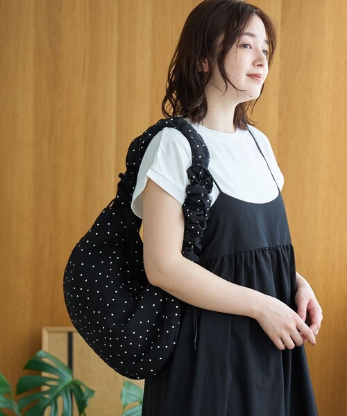 coen（コーエン）の「【再入荷 / 新色登場】ギャザーハンドルショルダーバッグ（ショルダーバッグ・レディース・ダークグレー/オフホワイト/ブラック/オリーブ/シルバー/その他3/その他2/その他1/その他6/その他4/その他5/ダークグリーン/ライム/モカ/その他7・FREE）」の16枚目の写真