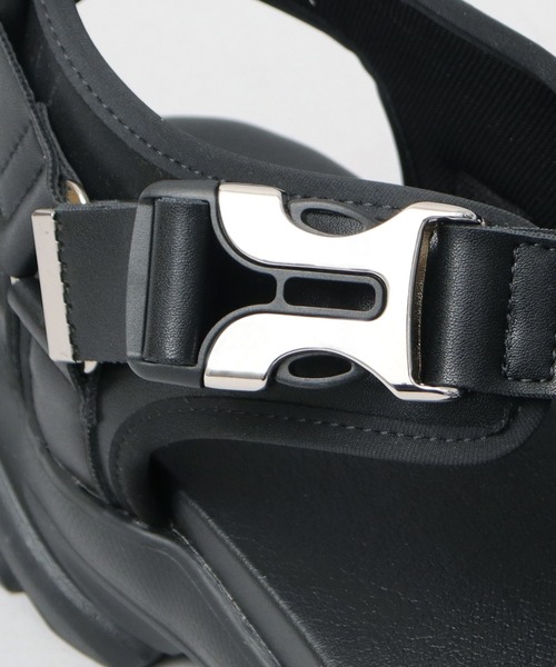 glabella（グラベラ）の「厚底チャンキーソール クロスベルト メタルバックル ストラップサンダル（サンダル・メンズ・ブラック・S/M/L）」の19枚目の写真