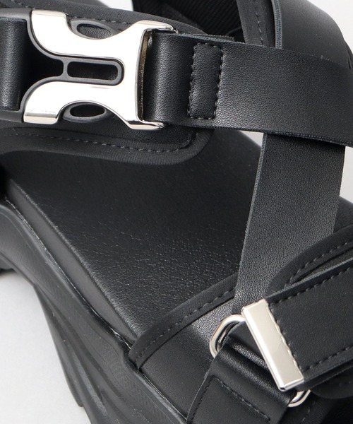 glabella（グラベラ）の「厚底チャンキーソール クロスベルト メタルバックル ストラップサンダル（サンダル・メンズ・ブラック・S/M/L）」の18枚目の写真