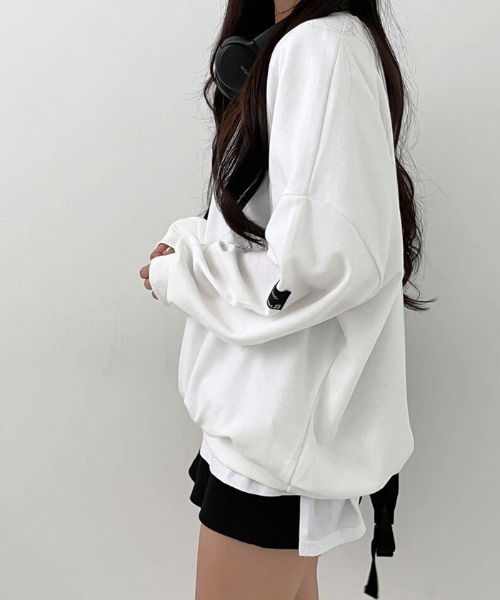 VIVID LADY（ビビッドレディー）の「オーバーフィットトレーナー（Tシャツ/カットソー・レディース・ダークネイビー/ブラック/アイボリー/グレー/ブルー・FREE）」の18枚目の写真