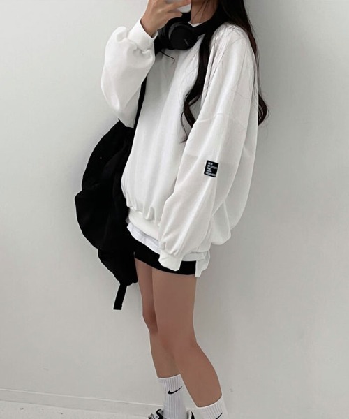 VIVID LADY（ビビッドレディー）の「オーバーフィットトレーナー（Tシャツ/カットソー・レディース・ダークネイビー/ブラック/アイボリー/グレー/ブルー・FREE）」の21枚目の写真