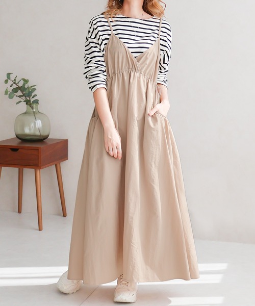 Social GIRL（ソーシャルガール）の「ポケットギャザーキャミワンピース（ワンピース・レディース・オフホワイト/ベージュ/ブラック・M）」の3枚目の写真