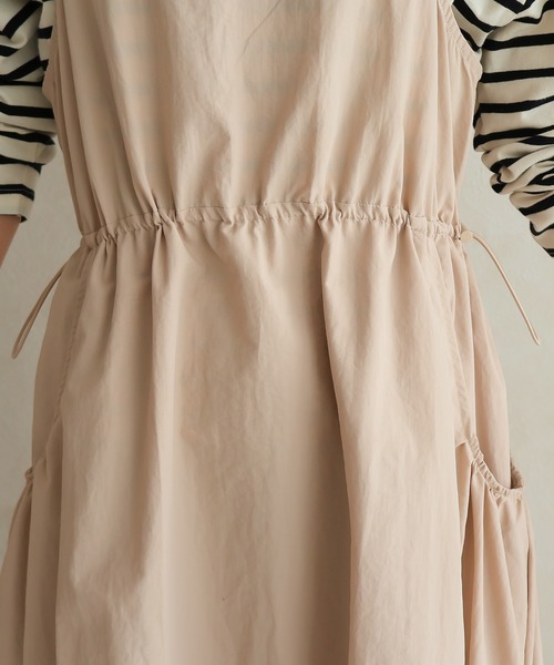 Social GIRL（ソーシャルガール）の「ポケットギャザーキャミワンピース（ワンピース・レディース・オフホワイト/ベージュ/ブラック・M）」の22枚目の写真