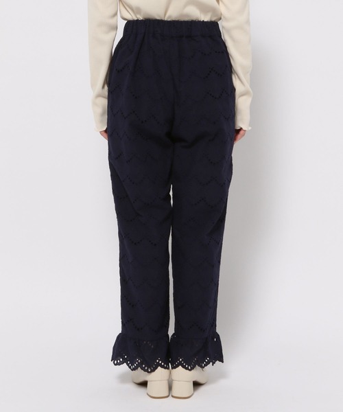 GLOBAL WORK（グローバルワーク）の「高山直子さんコラボ/刺繍レースストレートパンツ/EiiS/991886（その他パンツ・レディース・ネイビー/スミクロ・SMALL/X-SMALL）」の17枚目の写真