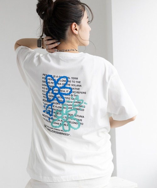 RAGEBLUE（レイジブルー）の「2サイズ展開/グラフィックデザインプリントT（Tシャツ/カットソー・レディース・ライトブルー/ブラック/ピンク/グリーン/ホワイト系1/ホワイト系2/ホワイト系3/ホワイト系4/ブラック系1/その他7・SMALL/LARGE）」の4枚目の写真