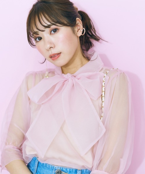 marun（マルン）の「＜大きいサイズ＞ ビッグリボンシアーブラウス marun（シャツ/ブラウス・レディース・ネイビー/ピンク・L/LL/3L/4L/5L）」の2枚目の写真