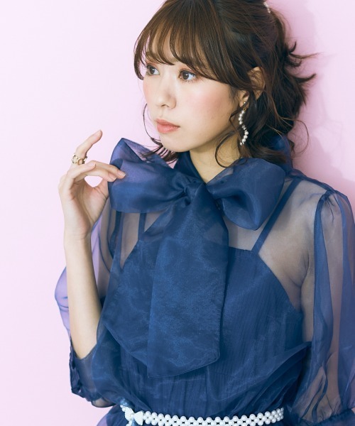 marun（マルン）の「＜大きいサイズ＞ ビッグリボンシアーブラウス marun（シャツ/ブラウス・レディース・ネイビー/ピンク・L/LL/3L/4L/5L）」の4枚目の写真