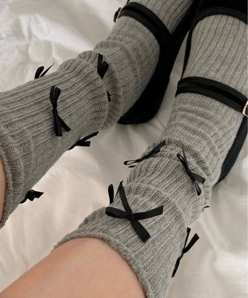 .KOM(ドットコム)の「A'GEM/9 × .kom 『.KOM/ドットケーオーエム』 リボンソックス(ソックス/靴下・レディース・グレー/ブラック/ホワイト・FREE)」の6枚目の写真