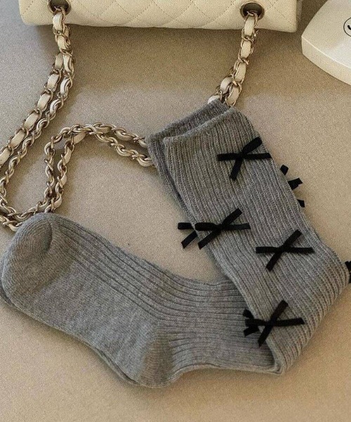 .KOM(ドットコム)の「A'GEM/9 × .kom 『.KOM/ドットケーオーエム』 リボンソックス(ソックス/靴下・レディース・グレー/ブラック/ホワイト・FREE)」の7枚目の写真
