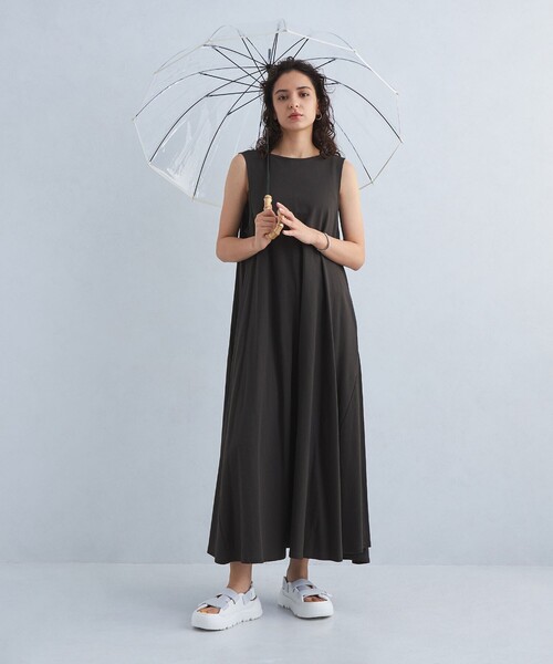 green label relaxing(グリーンレーベルリラクシング)の「【WEB限定】ビニール アンブレラ 傘 / 長傘 / レイン(長傘・レディース・ホワイト/ダークブラウン/ネイビー・FREE)」の7枚目の写真