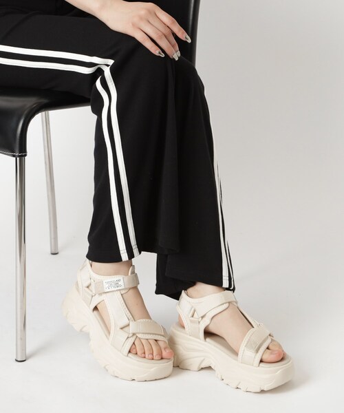 cs T&P(シーエスティーアンドピー)の「厚底スポサン(サンダル・レディース・アイボリー/ブラック・S/M/L/LL)」の18枚目の写真
