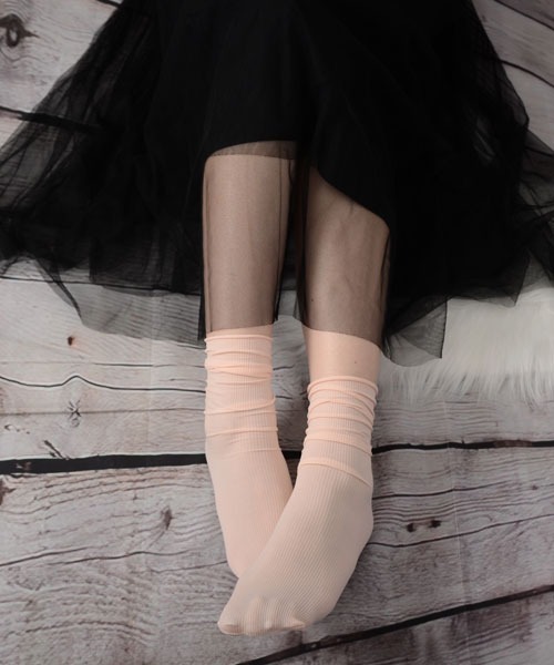 VIBGYOR Women（ヴィブジョー　ウィメン）の「【float】《推し活/推しカラー/メンカラ》くしゅくしゅ 単色リブ クルー丈ソックス【25色展開】（ソックス/靴下・レディース・アッシュブラウン/チャコール/テラコッタ/チェリーピンク/コーラルピンク/アーミー/ワインレッド/マスタード/ヘザーグレー/モスグリーン/イエロー/ミント/ライトイエロー/ベビーピンク/バイオレット/ブルーグリーン/ブラック/ホワイト/グリーン/カーキ/オフホワイト/パープル/ベージュ/ラベンダー/ブルー・FREE）」の22枚目の写真